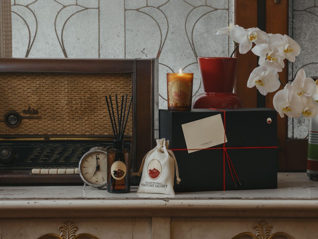 เชื่อมต่อผู้คนที่คุณรักผ่านอากาศ